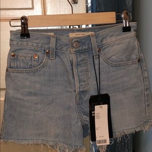 Levi’s blue jean shorts! 💙